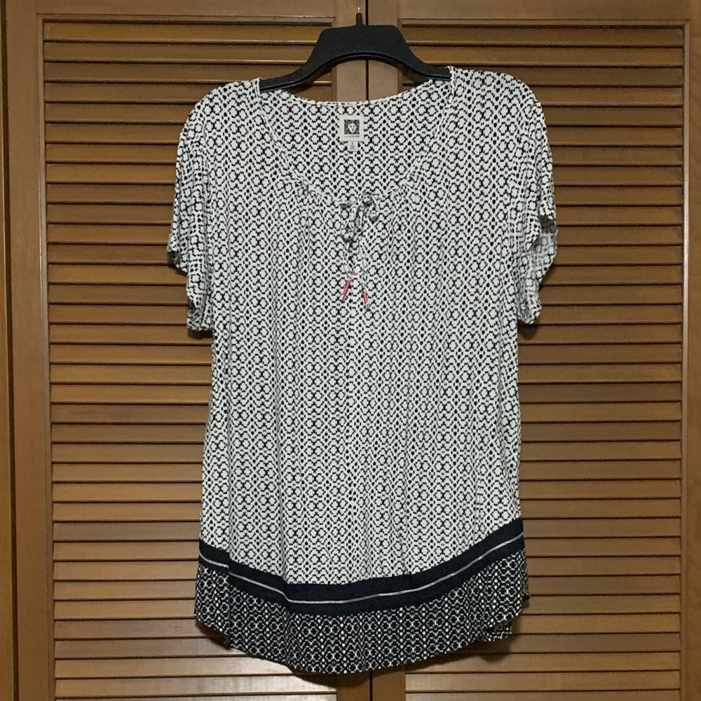 Ann Klein Short Sleeve Geometric Motif Tunic Style Blouse Tie Neck Large L